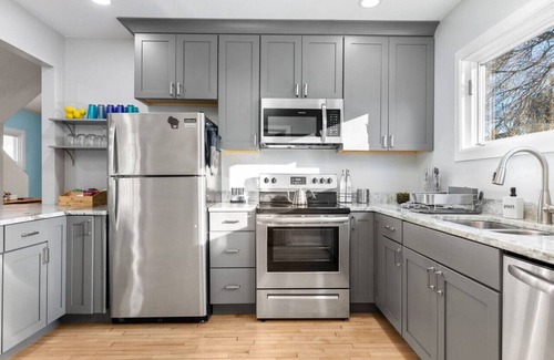 Appleton House | A Fresh, Modern Home * Great Locale Near Downtown Appleton