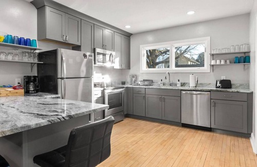 Appleton House | A Fresh, Modern Home * Great Locale Near Downtown Appleton