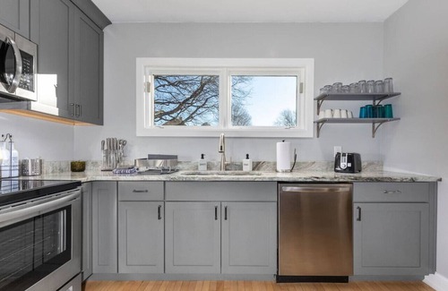 Appleton House | A Fresh, Modern Home * Great Locale Near Downtown Appleton