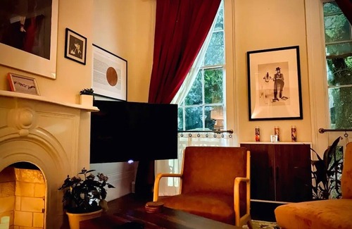 Faubourg Marigny Condo | A furnished 1-BR rental in the heart of New Orleans - steps from the streetcar
