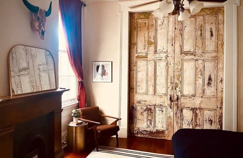 Faubourg Marigny Condo | A furnished 1-BR rental in the heart of New Orleans - steps from the streetcar