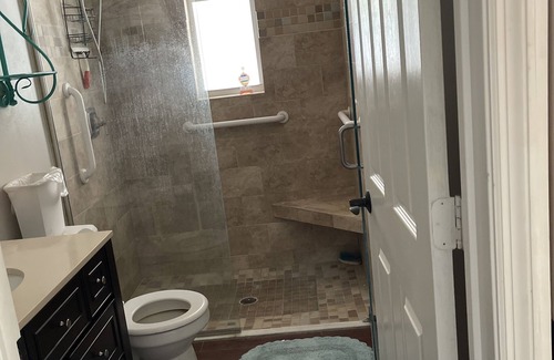 Sarasota House | A Gem of Country Charm close to everything