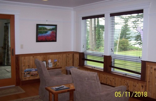 Bandon House | A Golfing/Fishing Paradise -Beautiful View of Coquille River/RV site