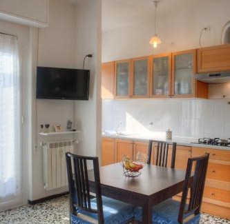 Vado Ligure Apartment | A Gonfie Vele AC e WIFI