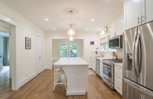 Inman Park House | A Gorgeous Remodeled Bungalow in Inman Park! Perfect for movie industry.