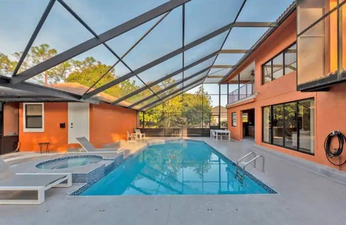 Hunt Club House | A gorgeous Villa with an amazing Pool and Pond!
