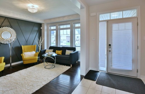 Collingwood House | A Grand 3 Bed Room Detached Home in Collingwood for a Relaxed Stay.