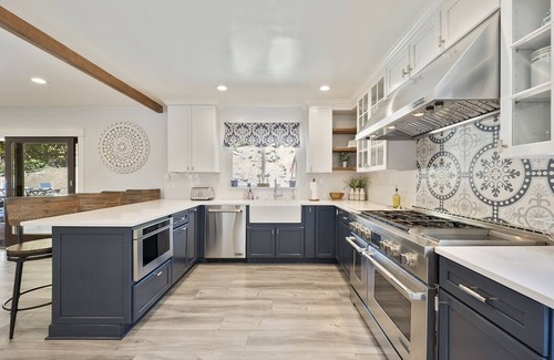 Thousand Oaks House | A Happy Home