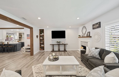 Thousand Oaks House | A Happy Home