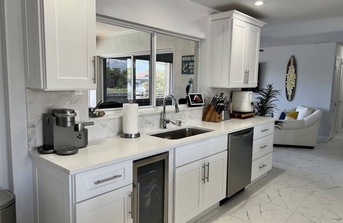 Punta Gorda House | A Happy Place waiting for you. Just 7 minutes away from Fisherman’s Village!