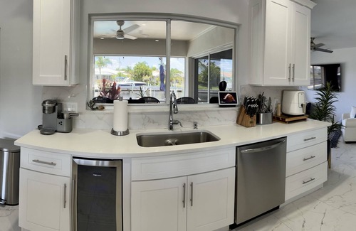Punta Gorda House | A Happy Place waiting for you. Just 7 minutes away from Fisherman’s Village!