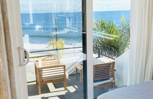 Pacific Palisades Apartment | A Hidden Gem with Amazing Views of Pacific Ocean
