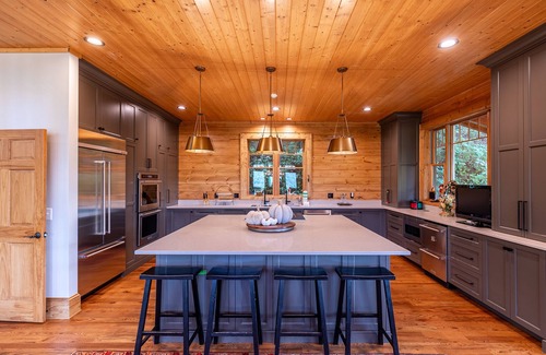 Boone Cabin | A High Country Retreat - Luxury Boone home on 10 acres with hot tub & pool table