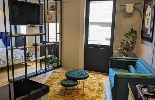 Cuauhtemoc Apartment | A Hip Modern Gem in El Centro!