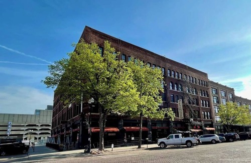 Downtown Omaha Apartment | A historic 700 square foot Atrium loft in the heart of the Old Market