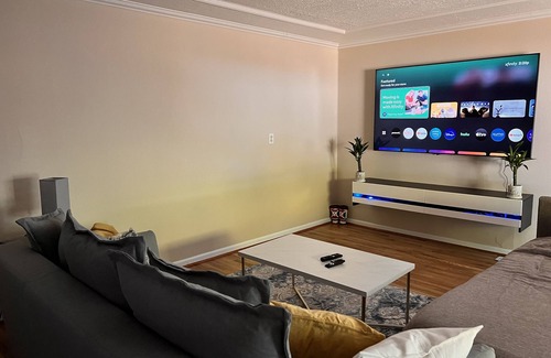 Portsmouth House | A Home A Way from your Home with 3-bedroom & 2 bathroom with free parking