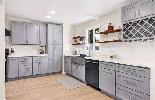 Reseda House | A home away from home. Newly Renovatednn