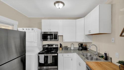 Central Colorado Springs Apartment | A Home Base for your Journey