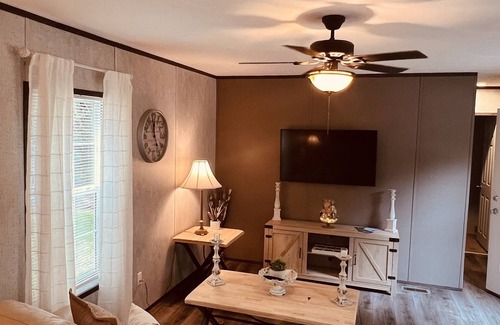 Middle Grove House | A home retreat in the mountain of Middle Grove, NY just 20 mins from Saratoga