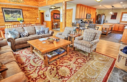 Fleetwood Cabin | A Home Sweet Home-Open for Bookings! Hot Tub, Game Room, Wi-Fi