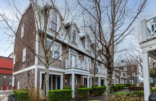 Seabrook House | A Hop Skip n Away by Seabrook Hospitality