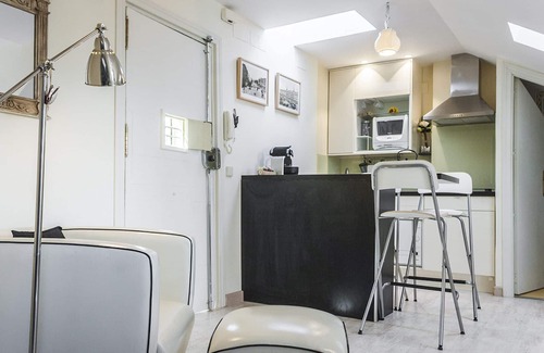 Palacio Apartment | A hottie in the heart of Madrid