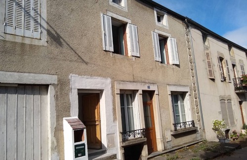 Nolay Apartment | A journey through the vineyards, 17 kms from Beaune