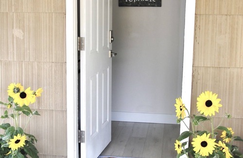 SeaTac Apartment | A Journey tucked in a quaint annex studio. Easy departure minutes from airport.