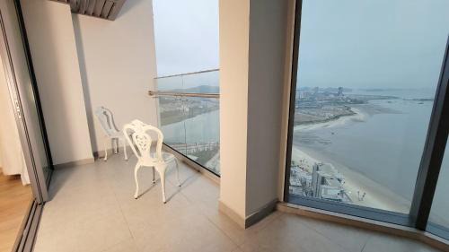 Bai Chay Apartment | A La Carte - Modern Residence