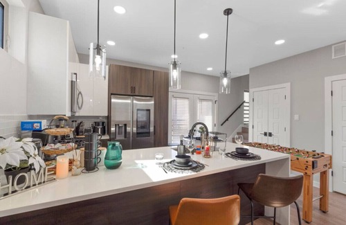 Fort Worth House | A la mode 2BDTownhouse: 7St Walkable & UltraCool!