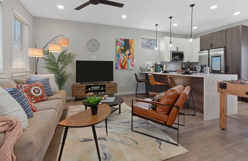 Fort Worth House | A la mode 2BDTownhouse: 7St Walkable & UltraCool!