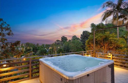 Hollywood Hills West House | A-Lister by AvantStay Hollywood Hills Luxe Group Escape w Pool