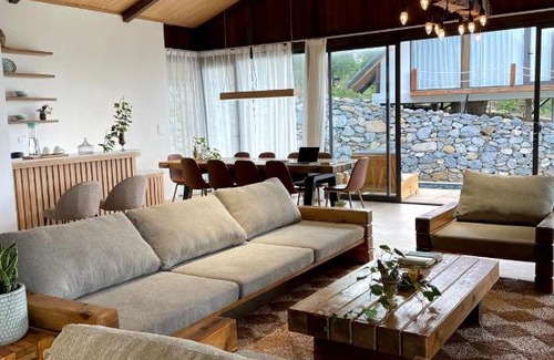 Luong Son Hotel | A Little Hill Retreat