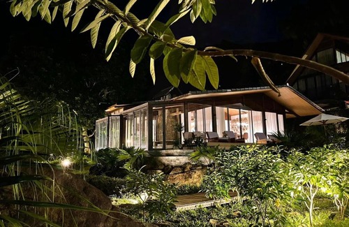 Luong Son Hotel | A Little Hill Retreat