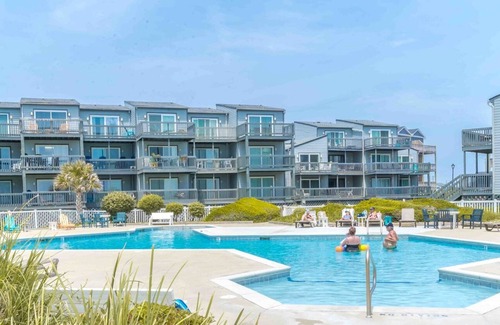 Sneads Ferry Condo | A Little Slice of Paradise on North Topsail Beach - 2BR Shipwatch Condo