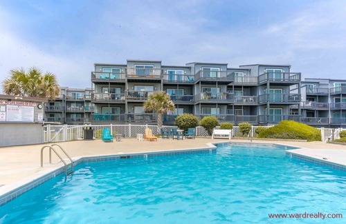 Sneads Ferry Condo | A Little Slice of Paradise on North Topsail Beach - 2BR Shipwatch Condo