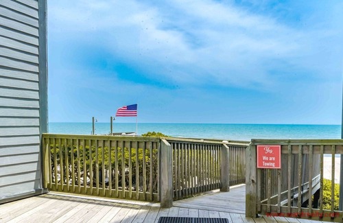 Sneads Ferry Condo | A Little Slice of Paradise on North Topsail Beach - 2BR Shipwatch Condo