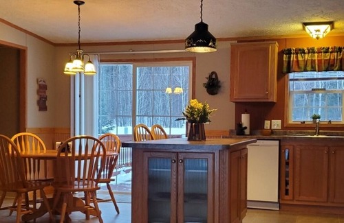 Phillips House | A Little Slice of Heaven | 3 Bed, 2 Bath