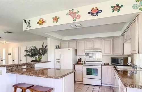Hudson House | A little slice of Sunshine Paradise.