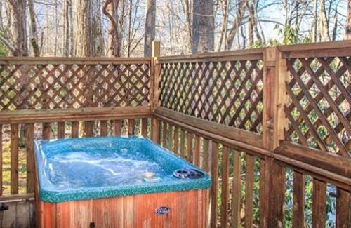 Rocky Grove House | A Love Shack Cabin