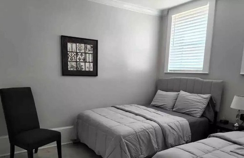 Milan House | A lovely spacious 2 bed 1 bath home
