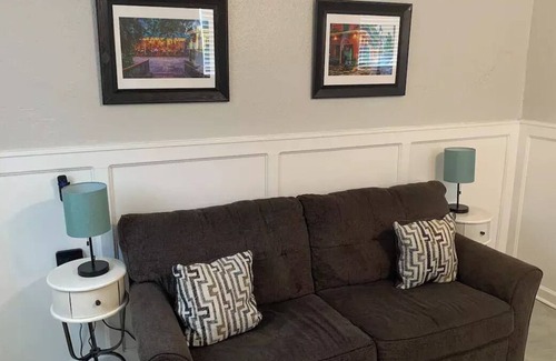 Milan House | A lovely spacious 2 bed 1 bath home