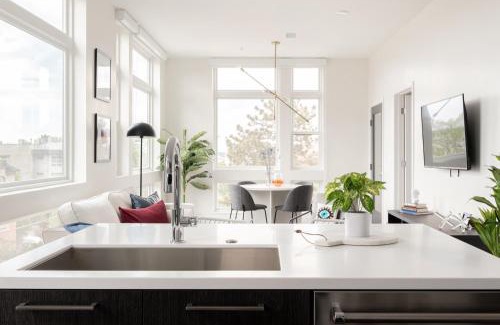 Highland House | A Luxe Point of View - Pet-Friendly - Zuni Lofts