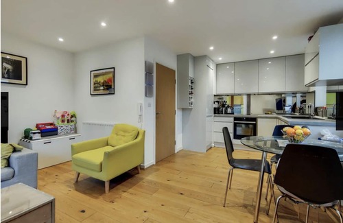 Barking Apartment | A LUXURY 2 BEDROOM MODERN APARTMENT,A JUST 15 MIN TO TOWER BRIDGE/ CENTRE LONDON
