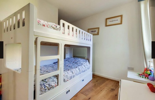 Barking Apartment | A LUXURY 2 BEDROOM MODERN APARTMENT,A JUST 15 MIN TO TOWER BRIDGE/ CENTRE LONDON