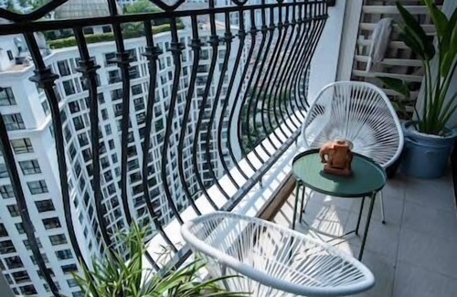 Thanh Xuan Apartment | A luxury apartment @ Royal City 72A Nguyen TTrai str., Thanh Xuan Dist. Ha Noi