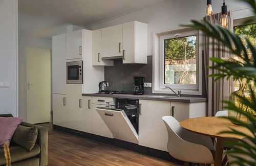 Zuna Cabin | A luxury cottage in a prime waterfront location!