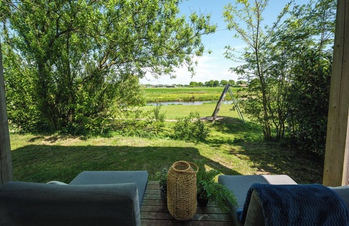 Zuna Cabin | A luxury cottage in a prime waterfront location!