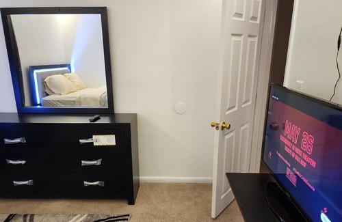 Woodlawn Apartment | A luxury Room