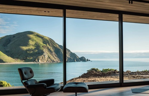 Nelson Region House | A luxury stay on Island Paradise, a very special property with stunning ocean views